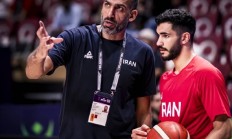 九游中国-精神抖擞！球员们在比赛中持续发挥