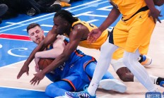 九游娱乐-NBA总冠军得主庆贺胜利，球员合作默契互相支援