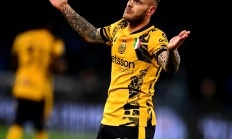 九游娱乐app下载-那不勒斯惨遭逆转，球队面临信心危机的简单介绍