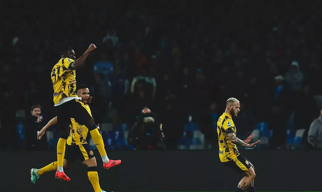 那不勒斯客场遭遇AC米兰，迎战劲旅的简单介绍