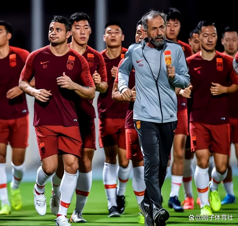 强队再度胜出，晋级下一阶段赛事