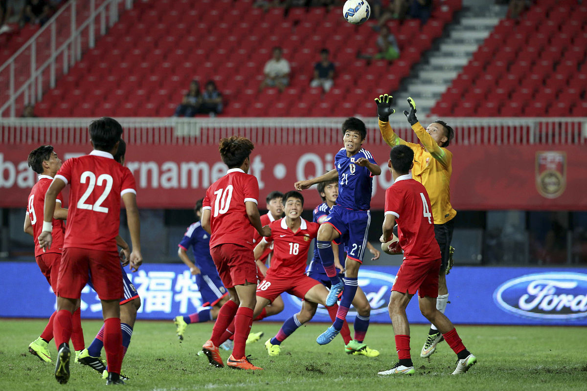 一场比赛中球员间发生了激烈冲突 一场比赛中球员间发生了激烈冲突