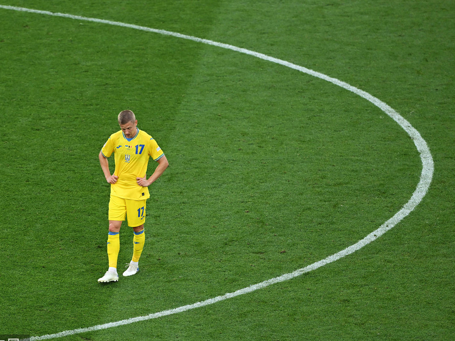 关于乌克兰国家足球队取得胜利，锁定欧洲杯席位的信息