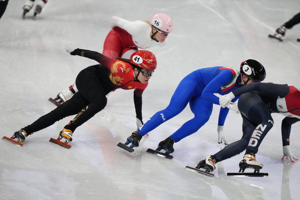 罗马尼亚队战胜冰岛队，晋级过程顺利的简单介绍