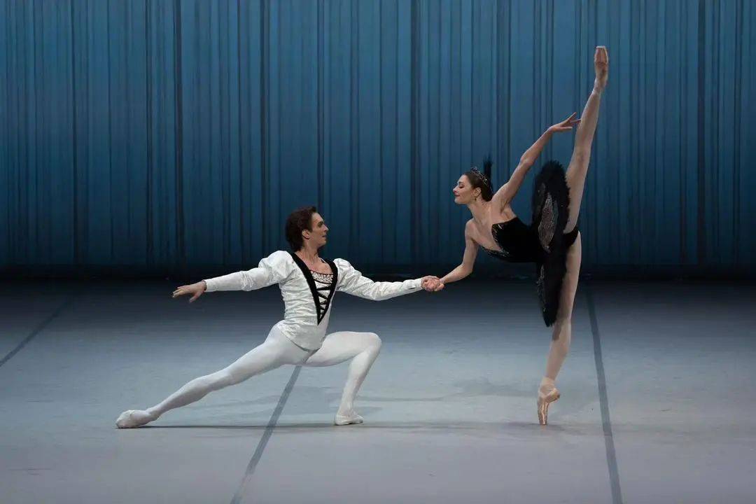 激情演绎,每一刻都是华丽的表演 激情演绎,每一刻都是华丽的表演