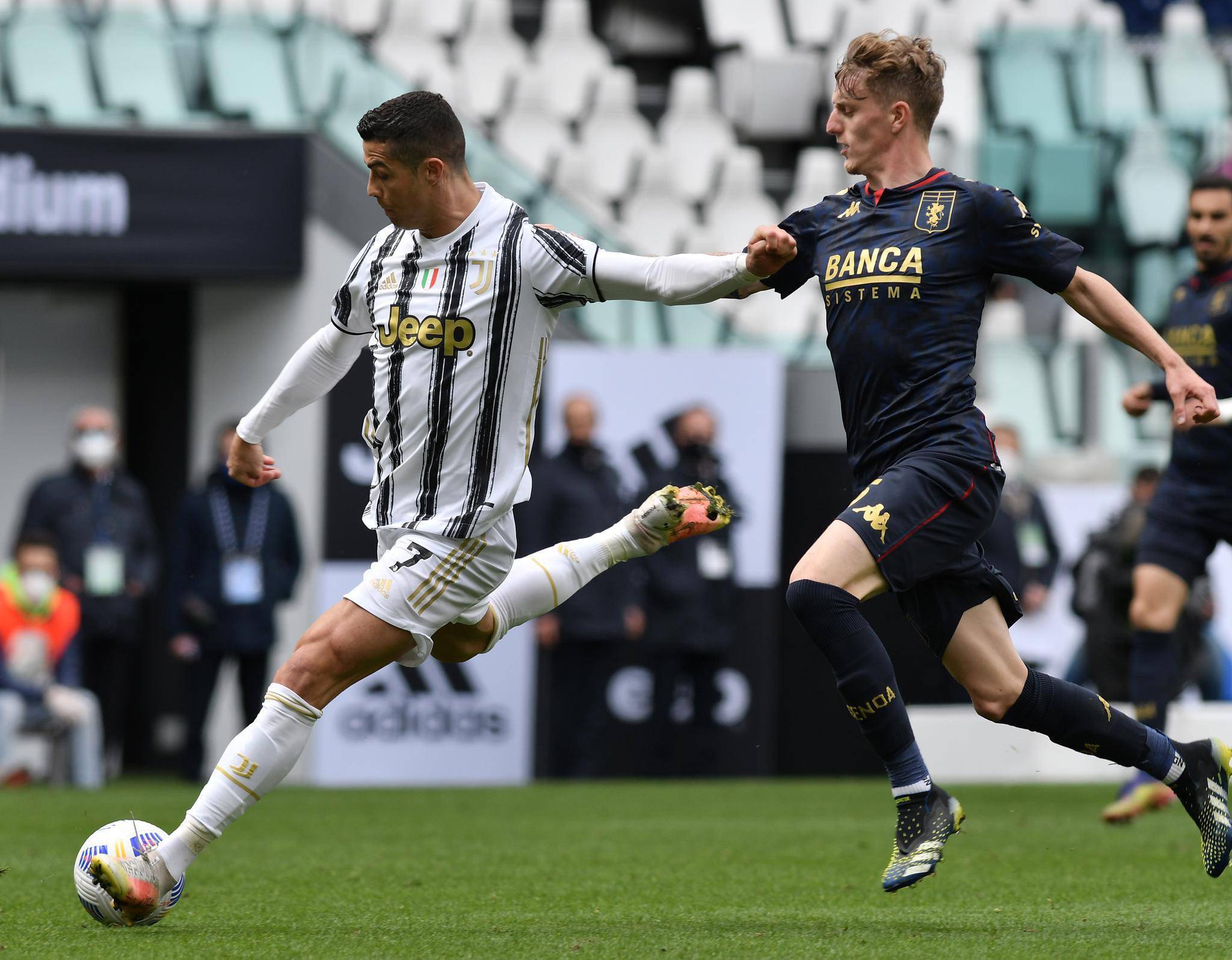 热那亚球迷抗议管理混乱，要求俱乐部改革的简单介绍