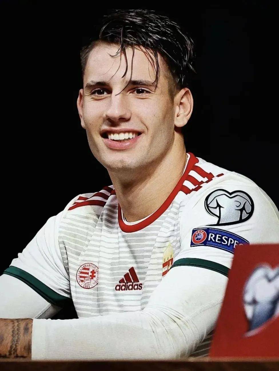 利物浦球星参加柏林赛前训练，备战欧洲竞技赛