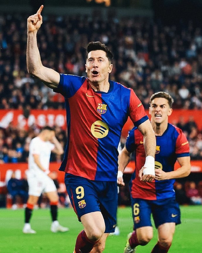 包含克罗地亚强势乌拉圭，莱万关键制胜的词条