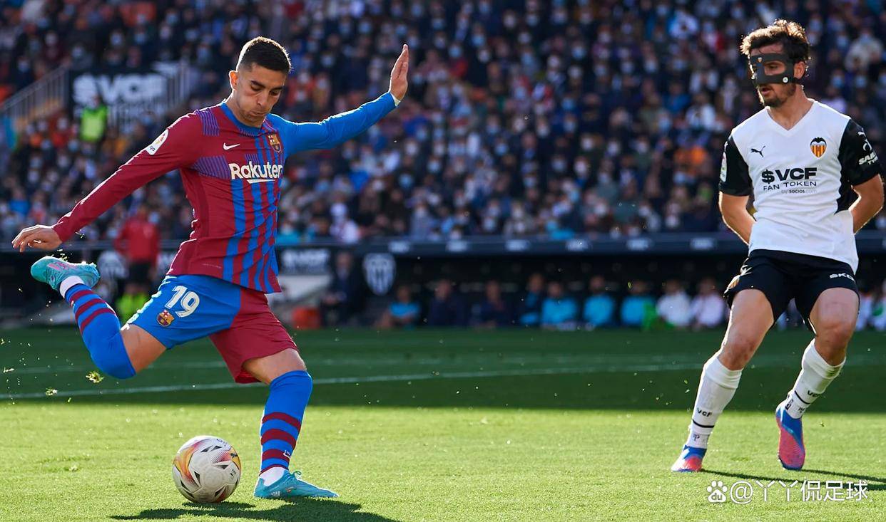 瓦伦西亚队在欧冠比赛中表现出色