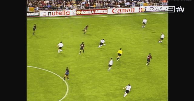 瓦伦西亚队在欧冠比赛中表现出色