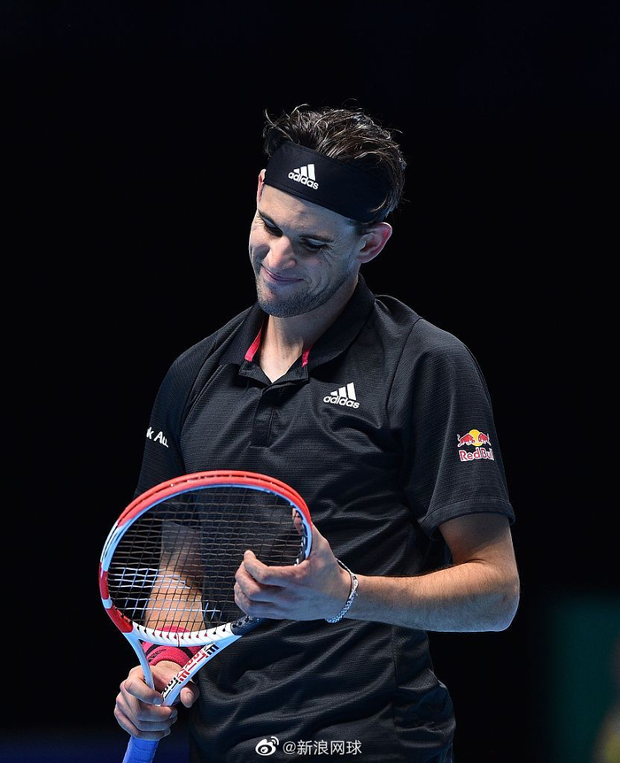 关于谢周五实现首胜，提前锁定正赛资格的信息