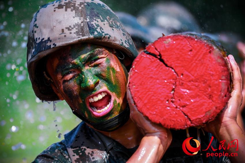 关于英雄血性显现,足球盛宴势不可挡的信息 关于英雄血性显现,足球盛宴势不可挡的信息