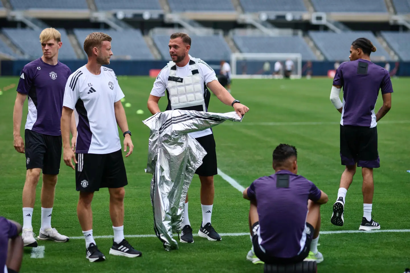 曼联队员遭遇困境，教练组面临考验