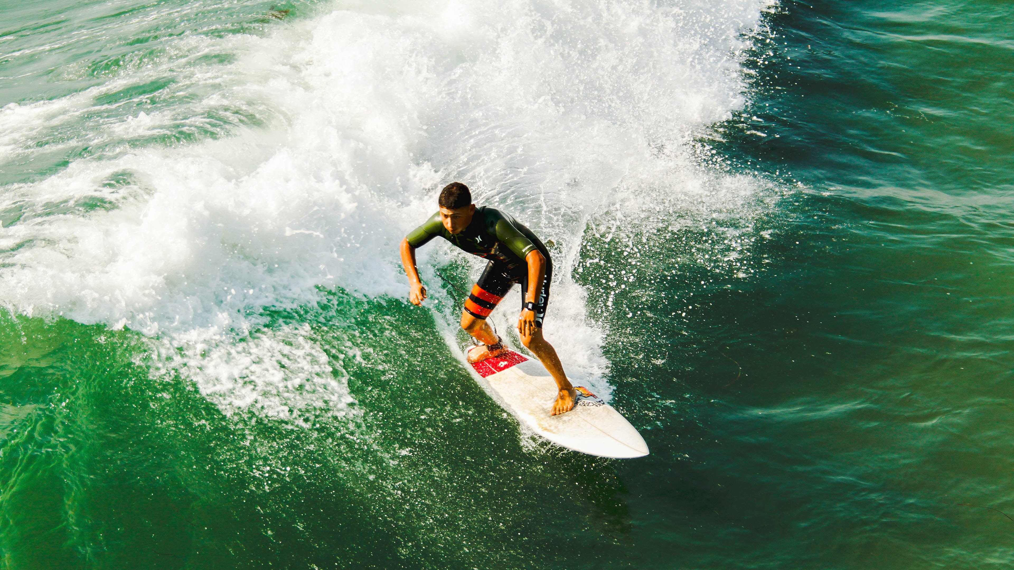 努涅斯单节爆发定乾坤，洪都拉斯力克比利亚雷亚尔展现团队韧性